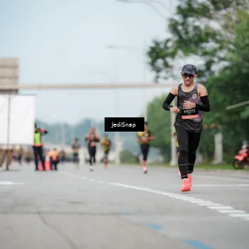 Runner Photo 6693943