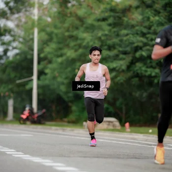 Runner Photo 6693950