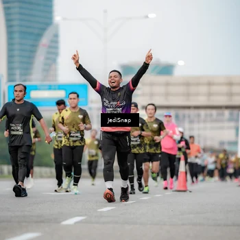 Runner Photo 6694029