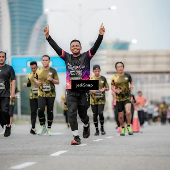 Runner Photo 6694043