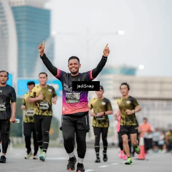 Runner Photo 6694080