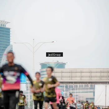 Runner Photo 6694108