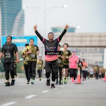 Runner Photo 6694111