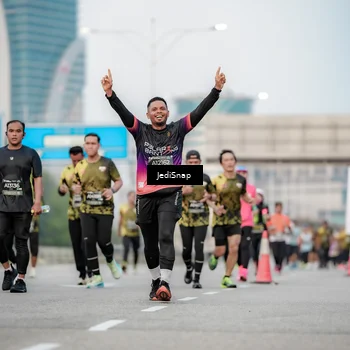 Runner Photo 6694165