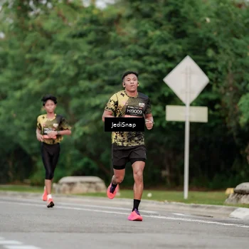 Runner Photo 6694233
