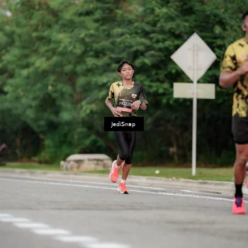Runner Photo 6694263