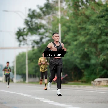 Runner Photo 6694301