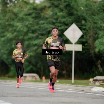Runner Photo 6694303