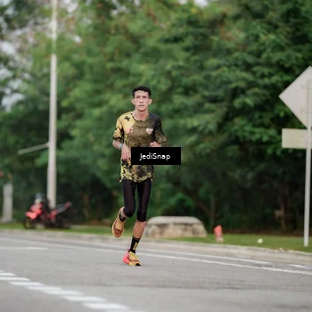 Runner Photo 6694351