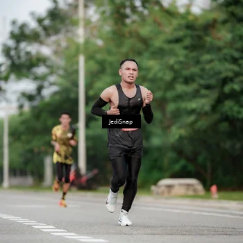 Runner Photo 6694416