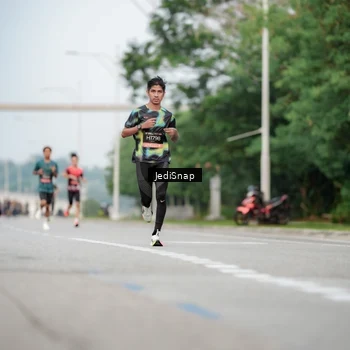 Runner Photo 6694459
