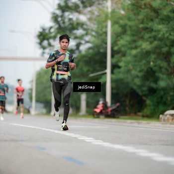 Runner Photo 6694541