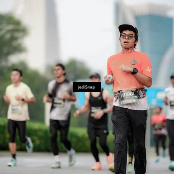 Runner Photo 6694547