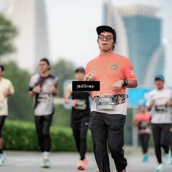 Runner Photo 6694557