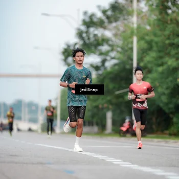 Runner Photo 6694746