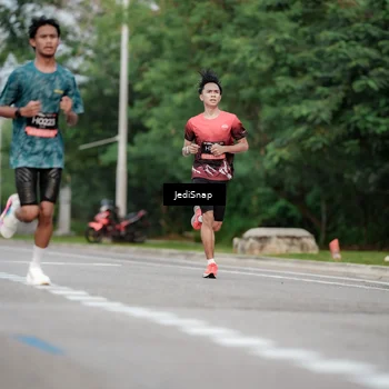 Runner Photo 6694767