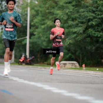 Runner Photo 6694792