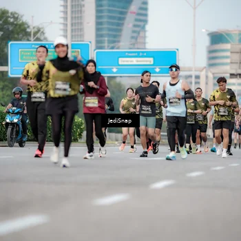 Runner Photo 6694890