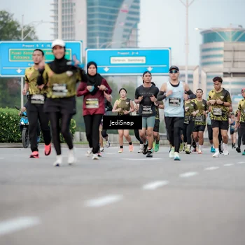 Runner Photo 6694923