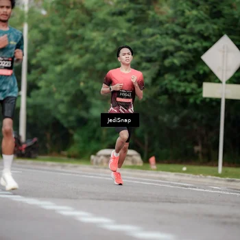 Runner Photo 6694953