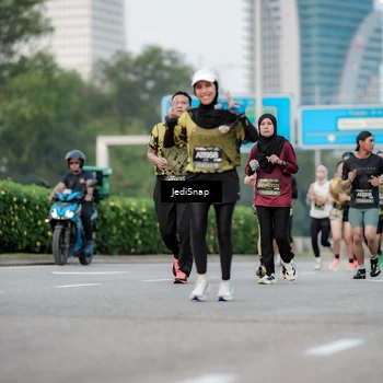 Runner Photo 6694975