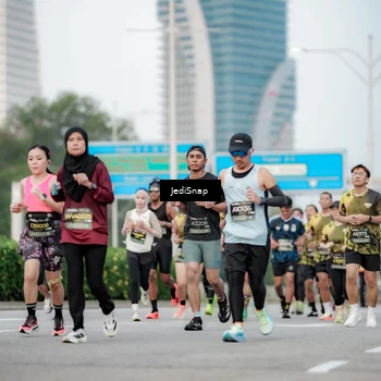 Runner Photo 6695082