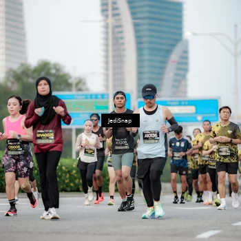 Runner Photo 6695215