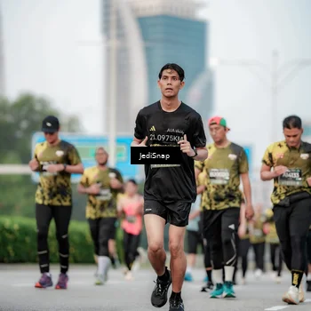 Runner Photo 6695411