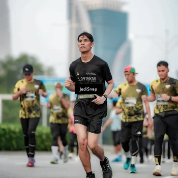Runner Photo 6695425