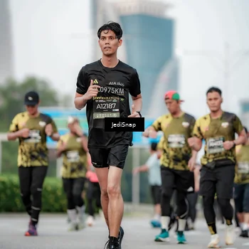 Runner Photo 6695439