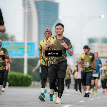 Runner Photo 6695478