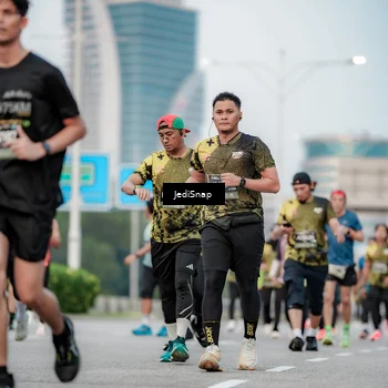Runner Photo 6695489