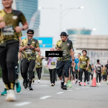 Runner Photo 6695518