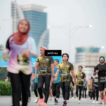 Runner Photo 6695712