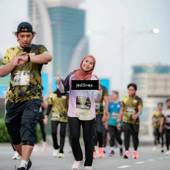 Runner Photo 6695716