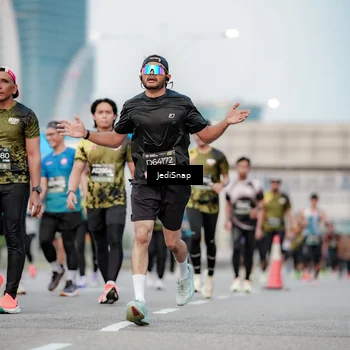 Runner Photo 6695872