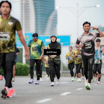 Runner Photo 6695874