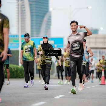 Runner Photo 6695893