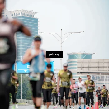 Runner Photo 6695999