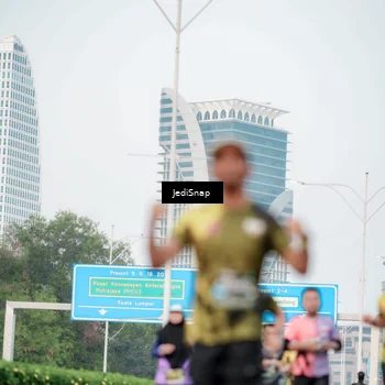 Runner Photo 6696241
