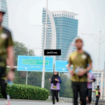 Runner Photo 6696304