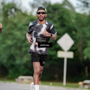 Runner Photo 6696338