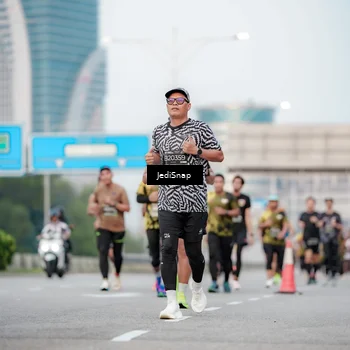 Runner Photo 6696363