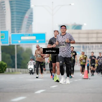 Runner Photo 6696369