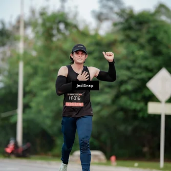 Runner Photo 6696381