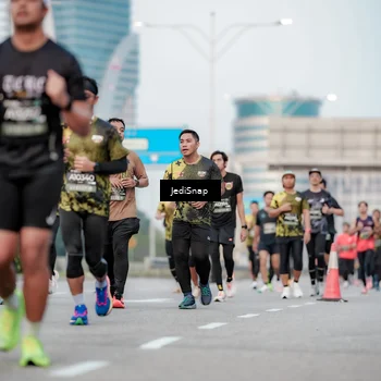 Runner Photo 6696449