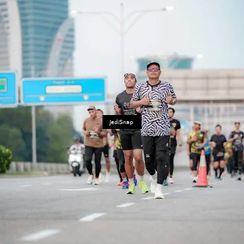 Runner Photo 6696465