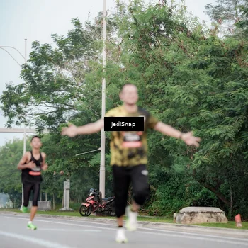 Runner Photo 6696511