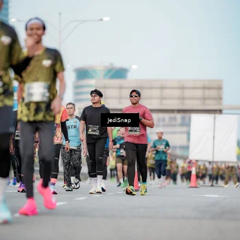 Runner Photo 6698591