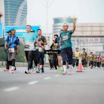 Runner Photo 6698896